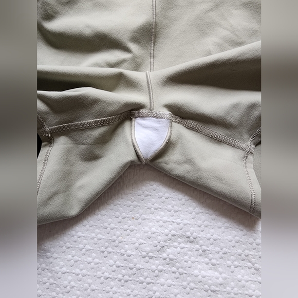 ALO Yoga Suns Out Onesie Size S, Limestone - Picture 8 of 8